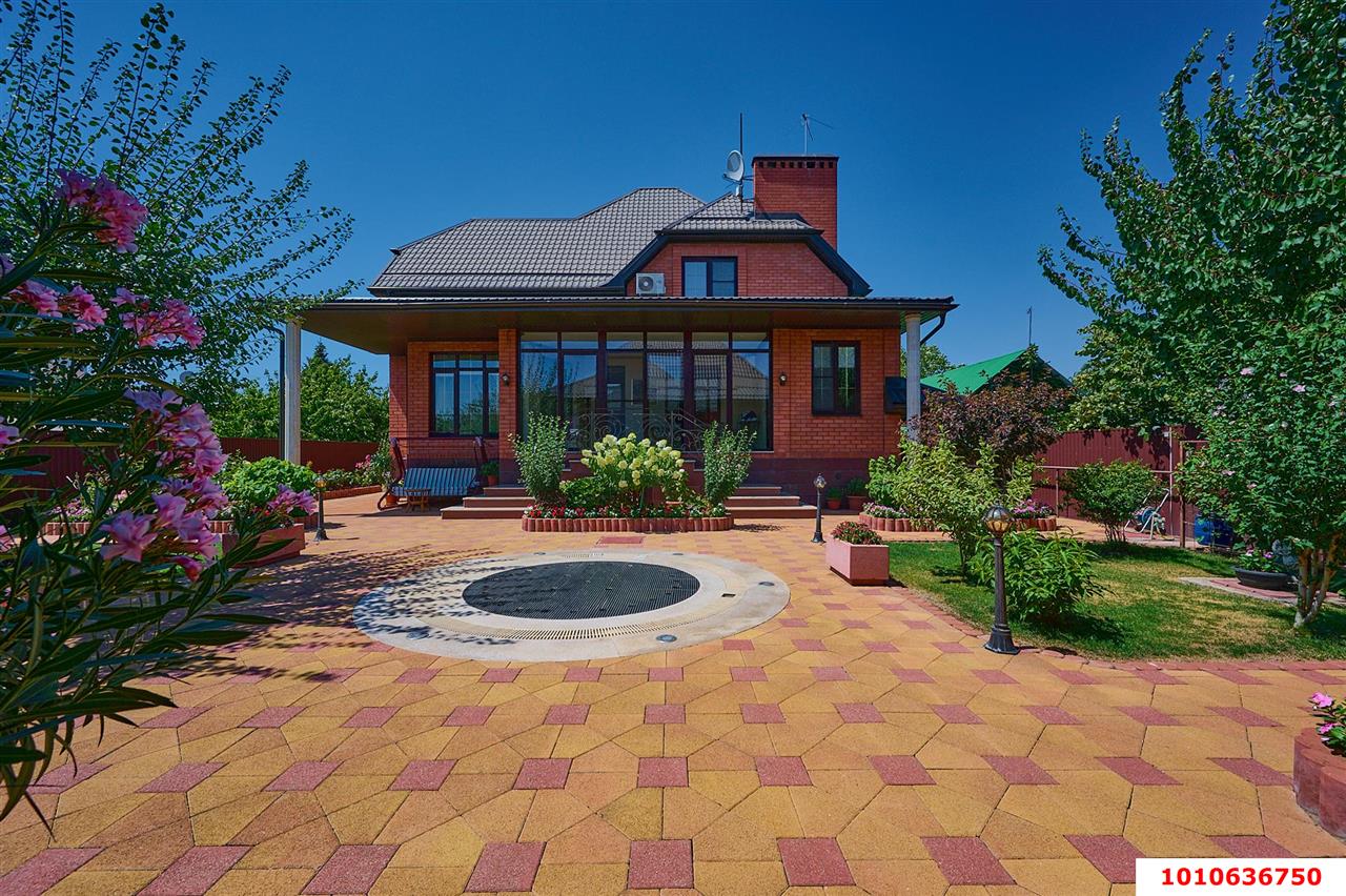 Дом 378 м² + 10 сот., 3 эт. — фото 2