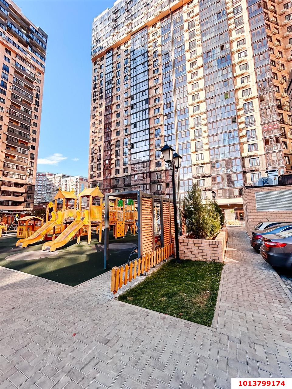 3-комнатная квартира 80 м², 14/24 эт. — фото 1