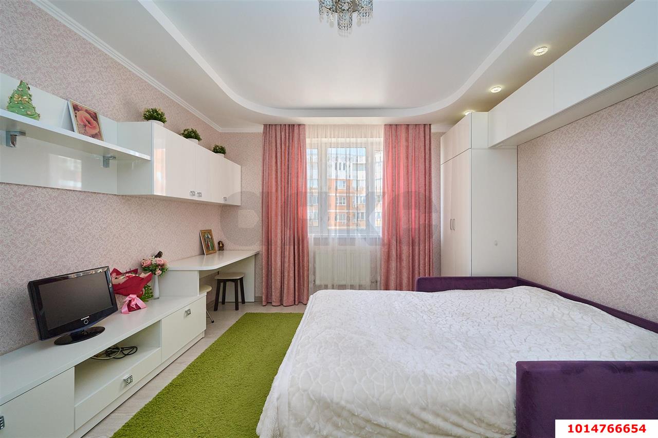 2-комнатная квартира 75 м², 15/18 эт. — фото 10