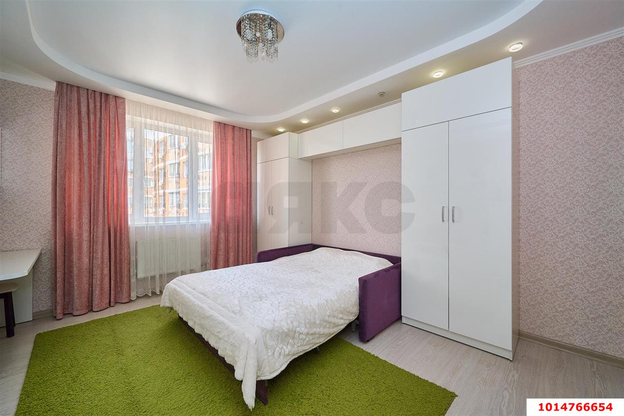 2-комнатная квартира 75 м², 15/18 эт. — фото 11