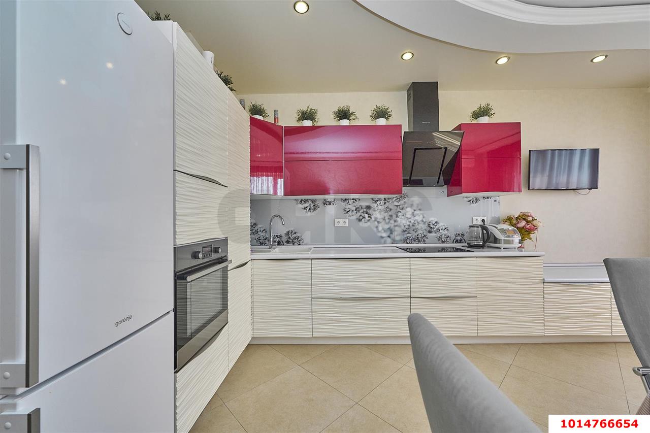 2-комнатная квартира 75 м², 15/18 эт. — фото 4