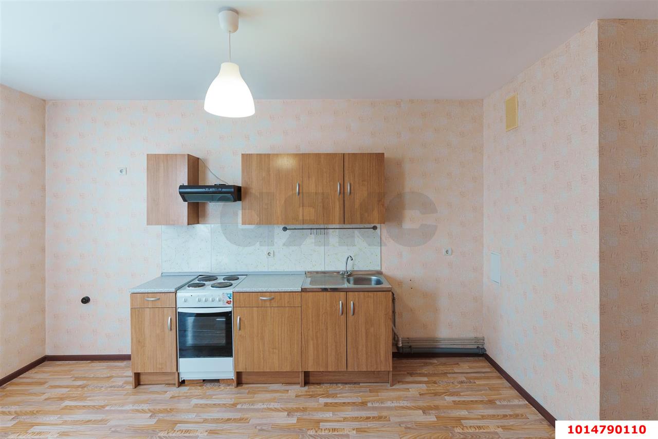 2-комнатная квартира 75 м², 8/17 эт. — фото 2