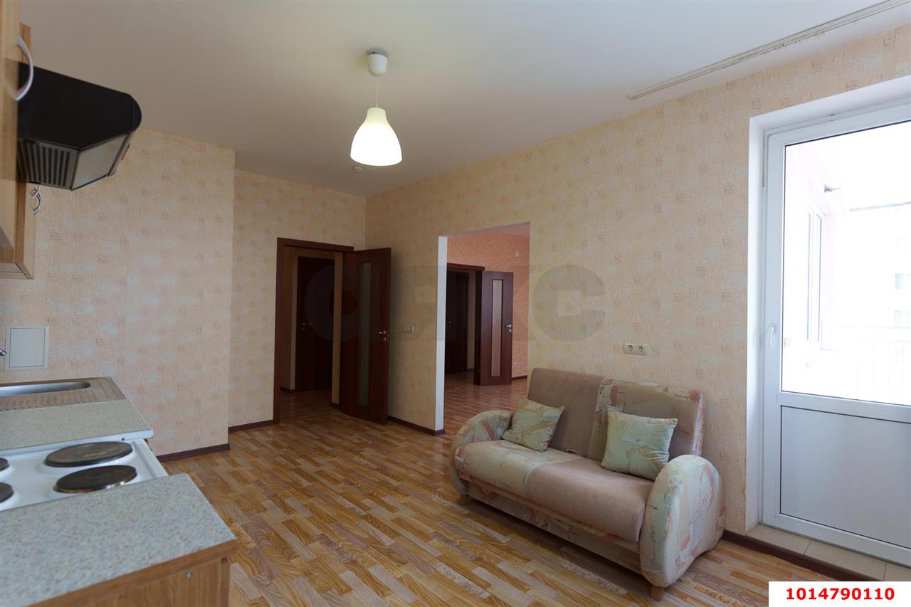 2-комнатная квартира 75 м², 8/17 эт. — фото 3