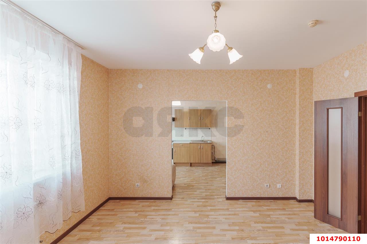 2-комнатная квартира 75 м², 8/17 эт. — фото 4