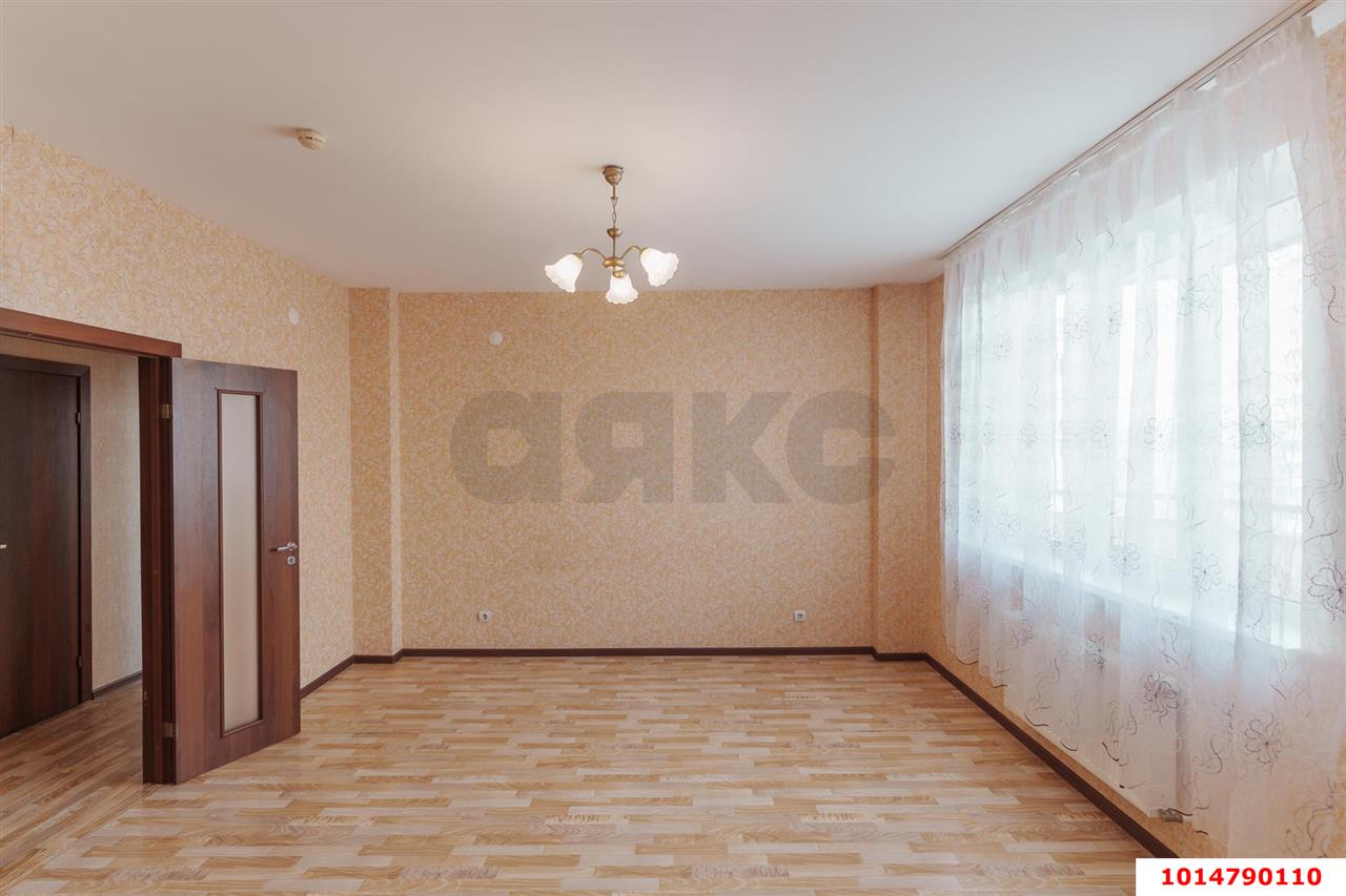 2-комнатная квартира 75 м², 8/17 эт. — фото 8
