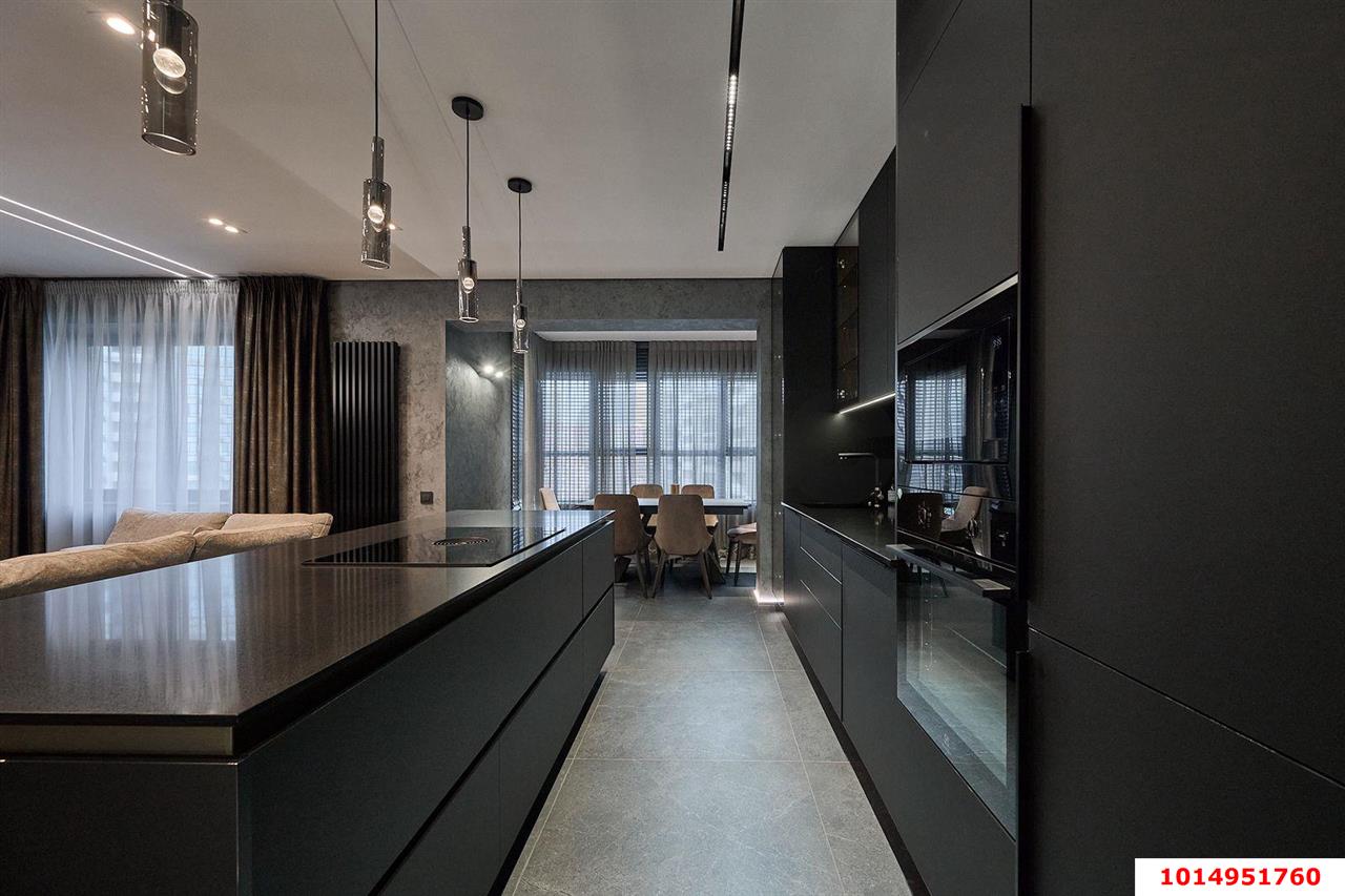 2-комнатная квартира 70 м², 16/25 эт. — фото 8