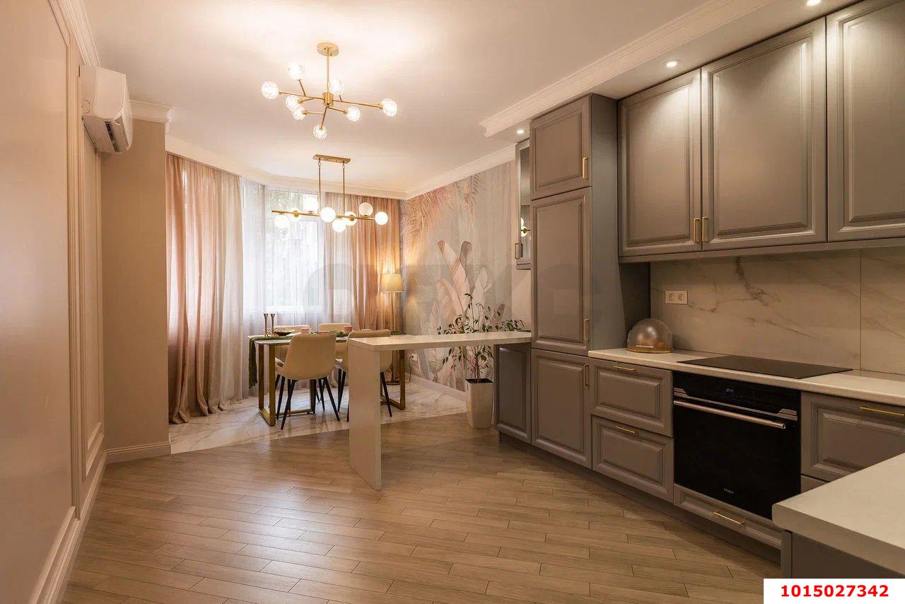 2-комнатная квартира 70 м², 2/22 эт. — фото 1