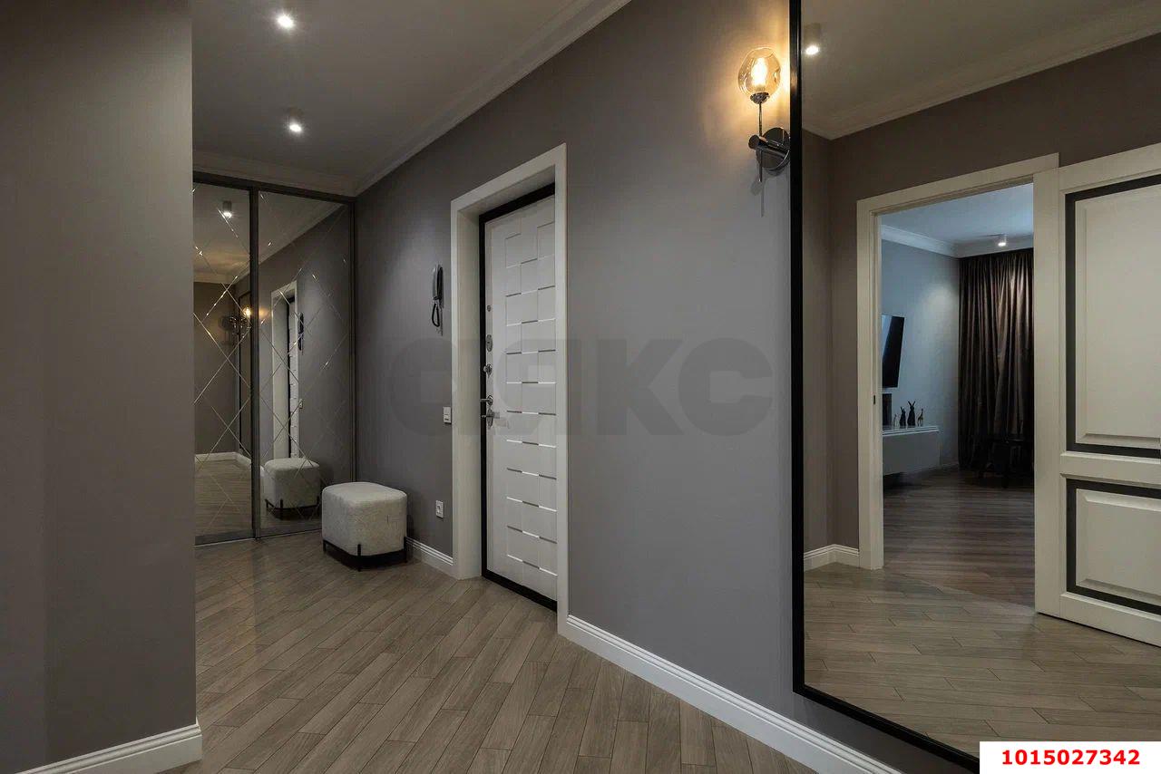 2-комнатная квартира 70 м², 2/22 эт. — фото 11