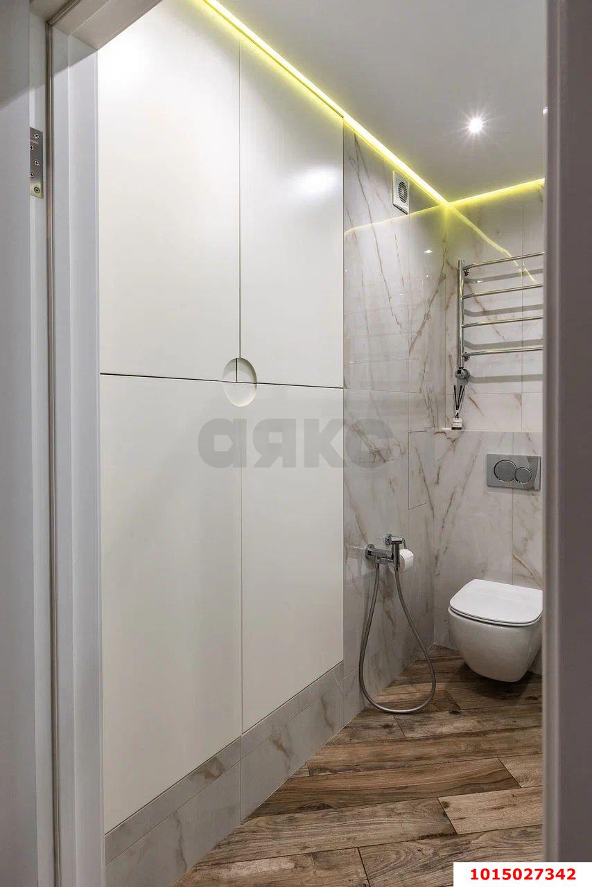 2-комнатная квартира 70 м², 2/22 эт. — фото 15