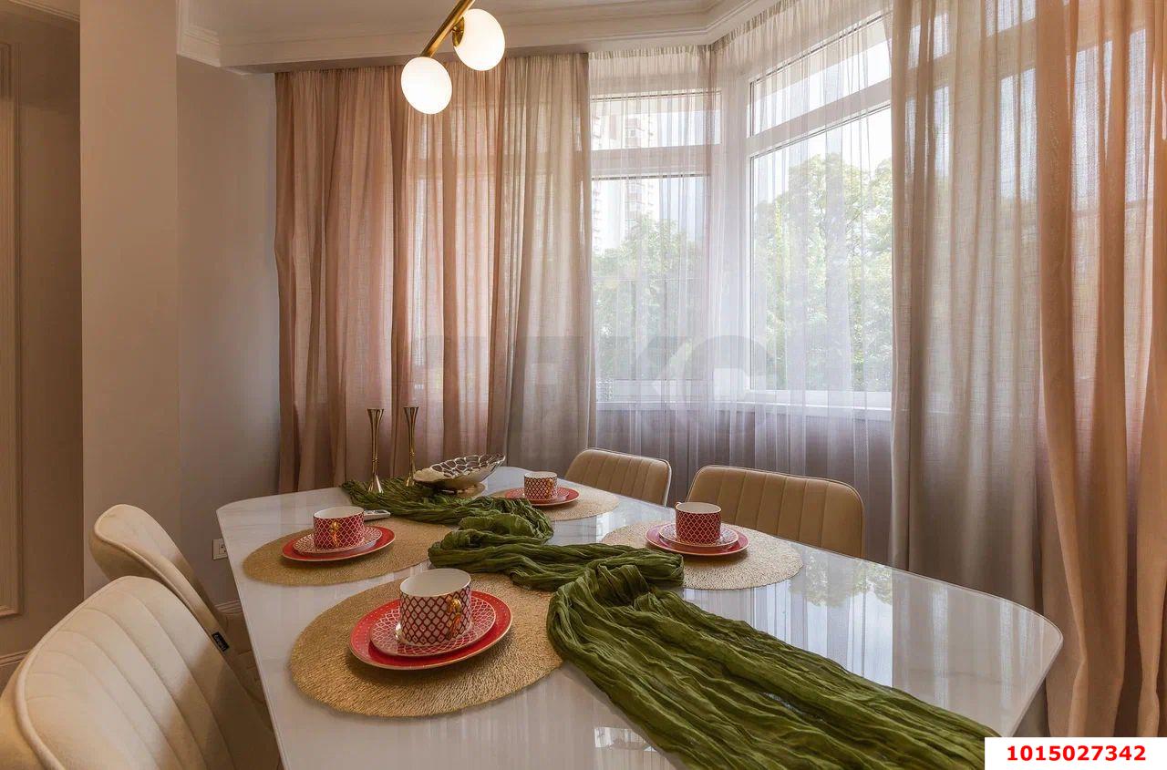 2-комнатная квартира 70 м², 2/22 эт. — фото 4