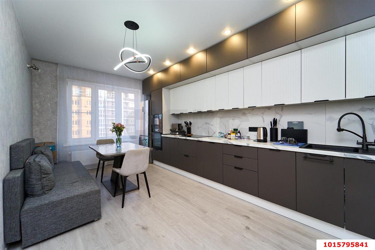 2-комнатная квартира 60 м², 13/16 эт. — фото 1