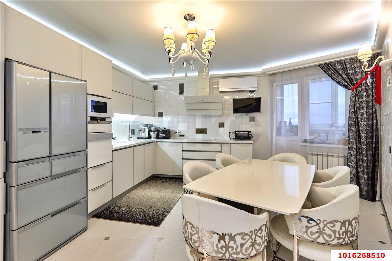 4-комнатная квартира 130 м², 19/24 эт. — фото 2