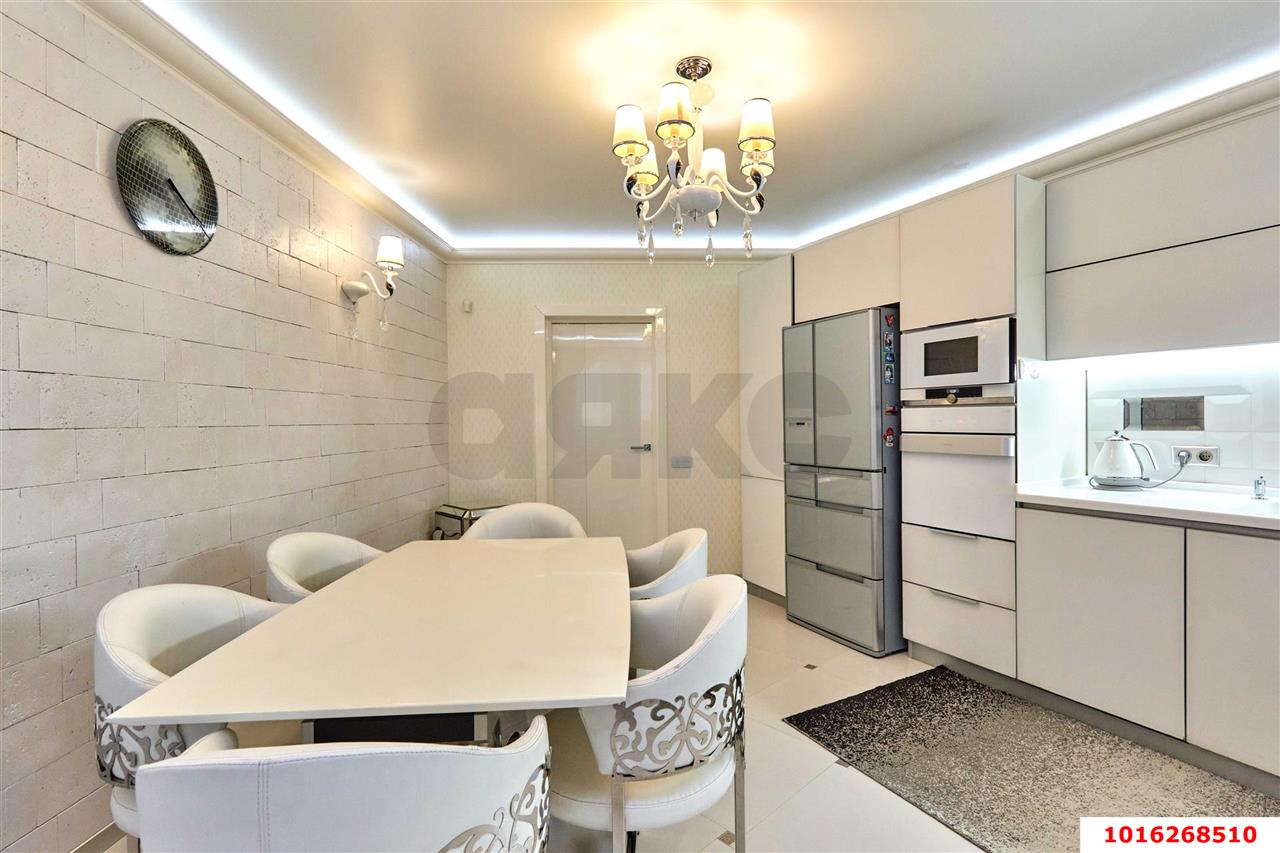 4-комнатная квартира 130 м², 19/24 эт. — фото 3