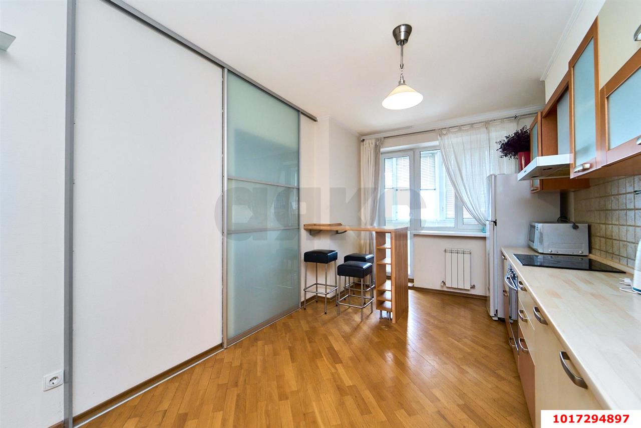 2-комнатная квартира 76 м², 8/12 эт. — фото 4