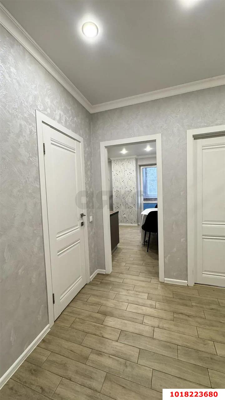 1-комнатная квартира 40 м², 1/20 эт. — фото 10
