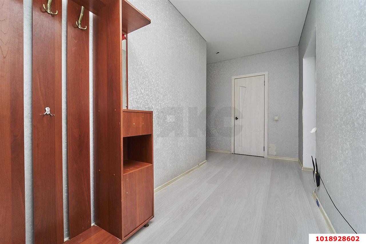 3-комнатная квартира 76 м², 1/3 эт. — фото 11