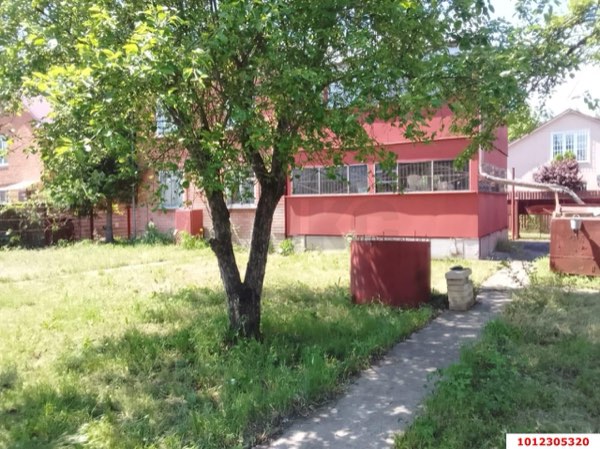 Дом 166 м² + 6 сот., 2 эт.