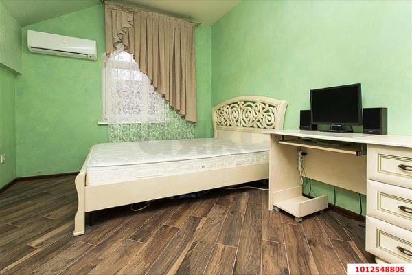 Дом 312 м² + 8.41 сот., 3 эт.