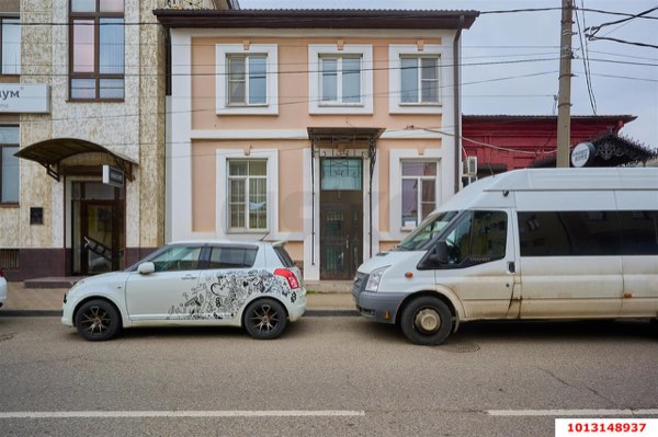 2-комнатная квартира 49 м², 1/3 эт.