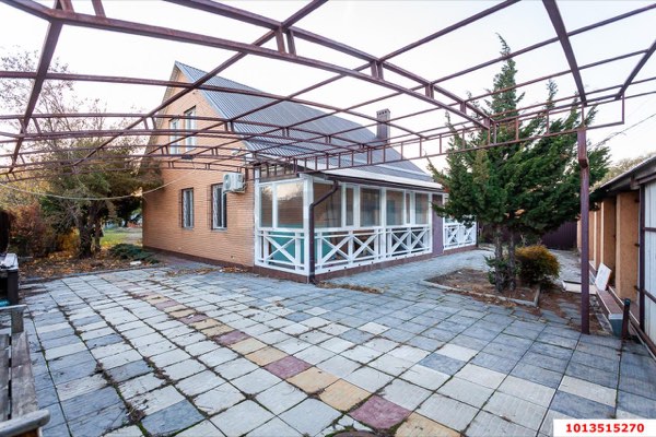 Дом 172 м² + 11 сот., 2 эт.