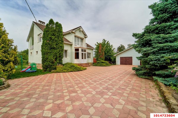 Дом 199 м² + 8 сот., 2 эт.