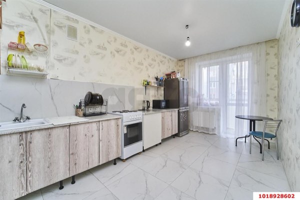 3-комнатная квартира 76 м², 1/3 эт.